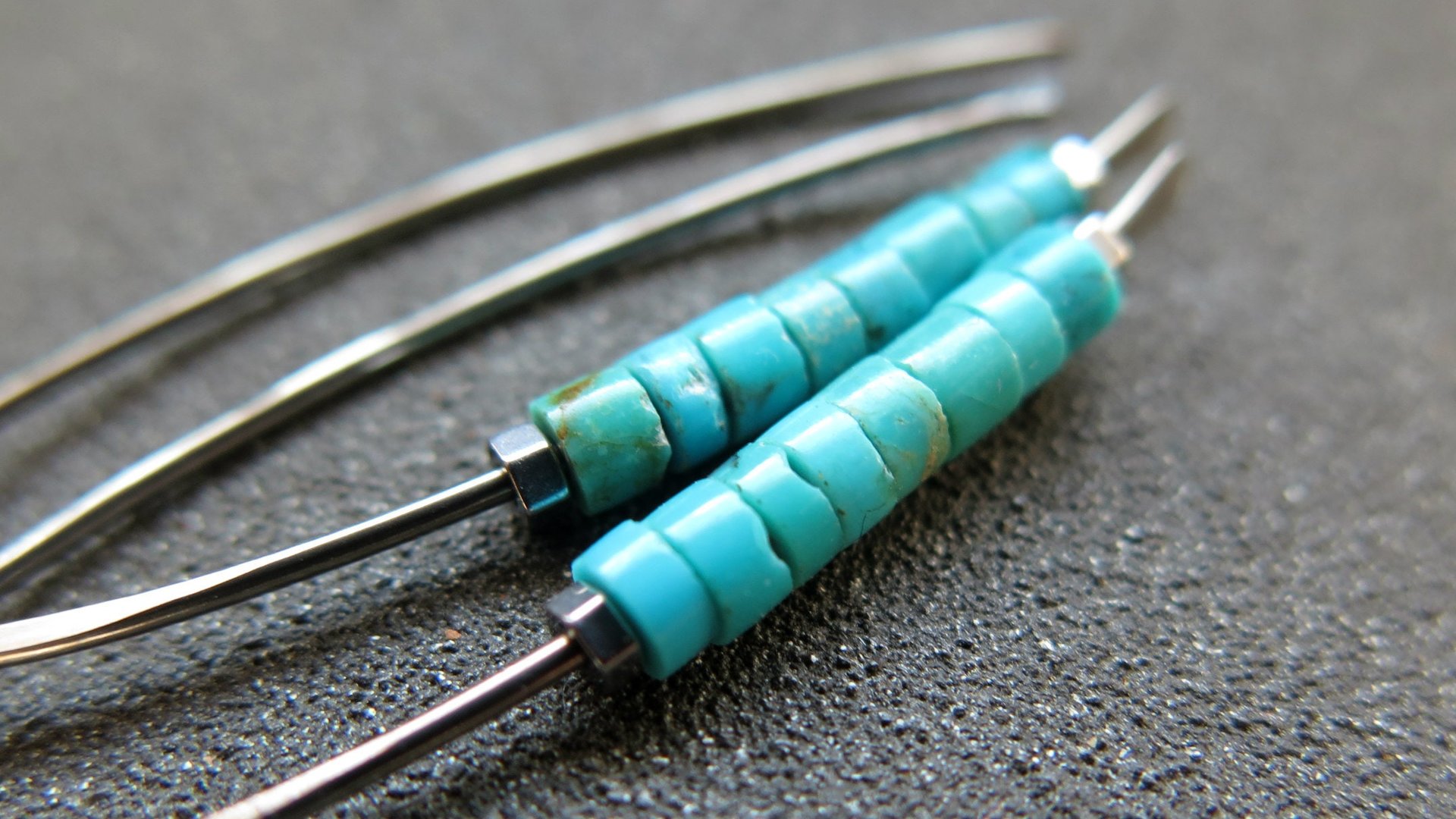 hypoallergenic turquoise earrings. niobium jewelry for sensitive ears. natural turquoise gemstones. nickel free earrings.