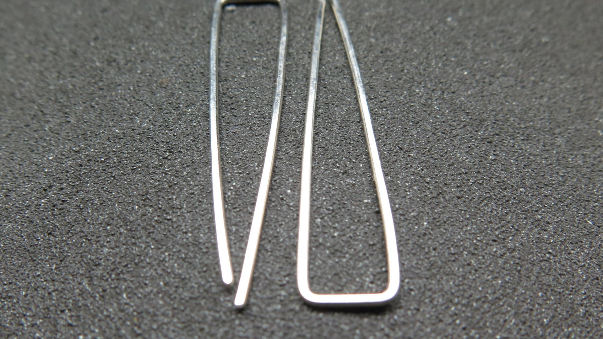 sterling silver earrings. minimalist jewelry. modern hoops.