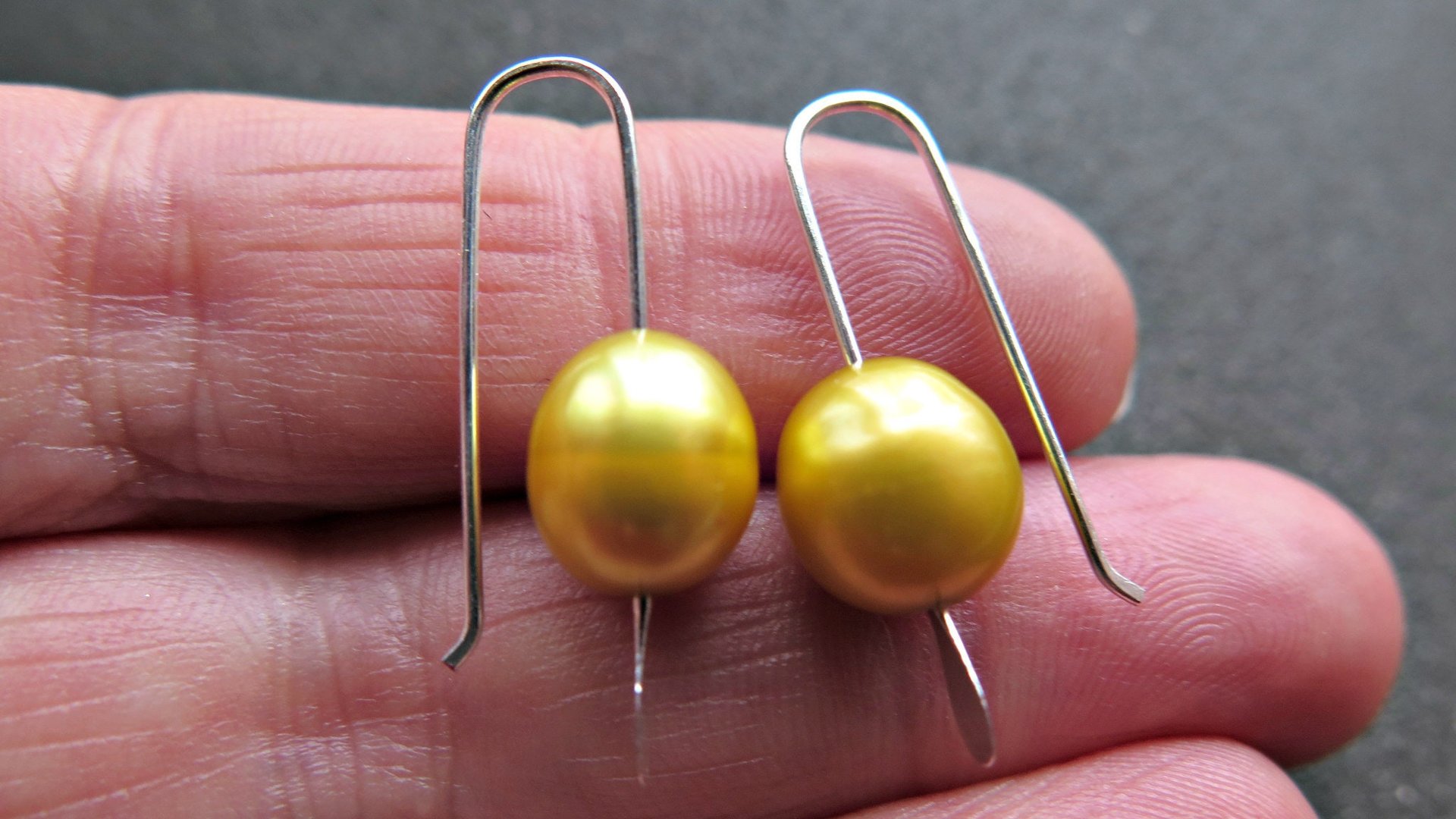 sunflower yellow pearl earrings. freshwater pearl drop earrings. modern pearl jewellery. splurge.